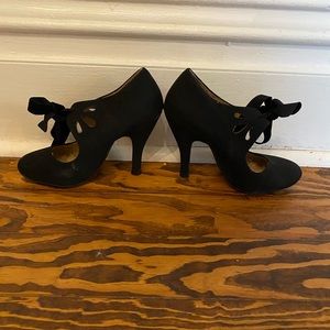 Dolce by Moxy black 1940s velvet heels